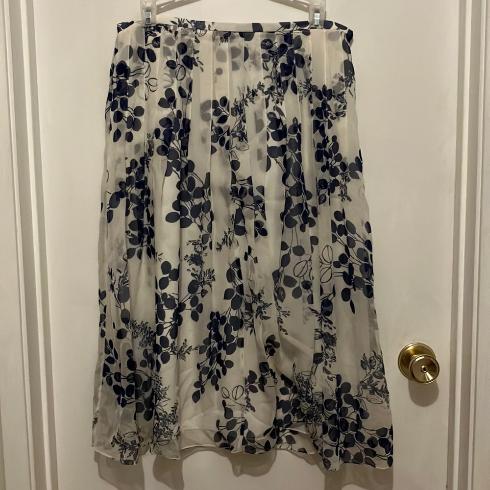 Gorgeous nature print silk skirt